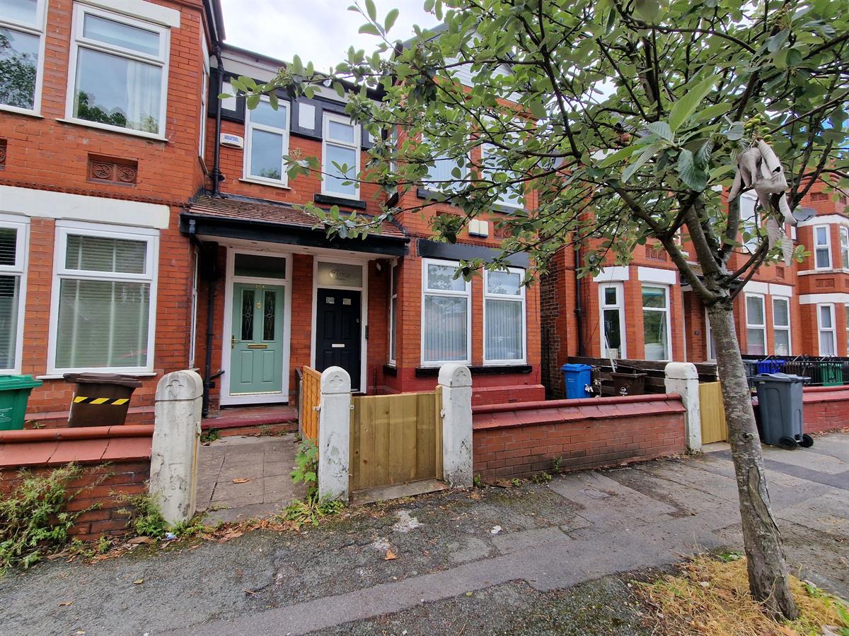 5 bed Semi Detached for rent in Manchester. From Buraq Estates