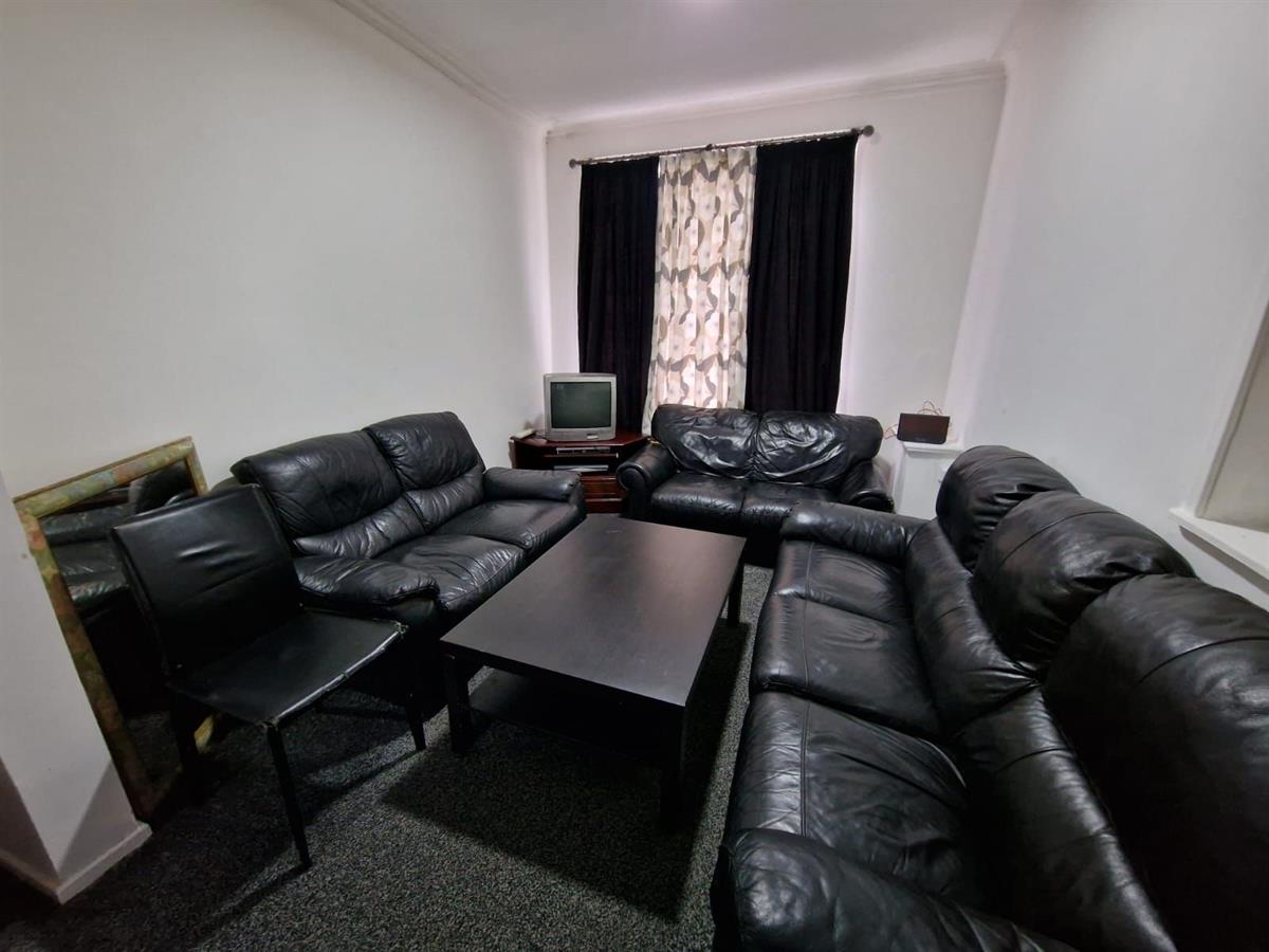 3 bed Mid Terraced House for rent in Droylsden. From Buraq Estates 3 bed Mid Terraced House for rent in Droylsden. From Buraq Estates