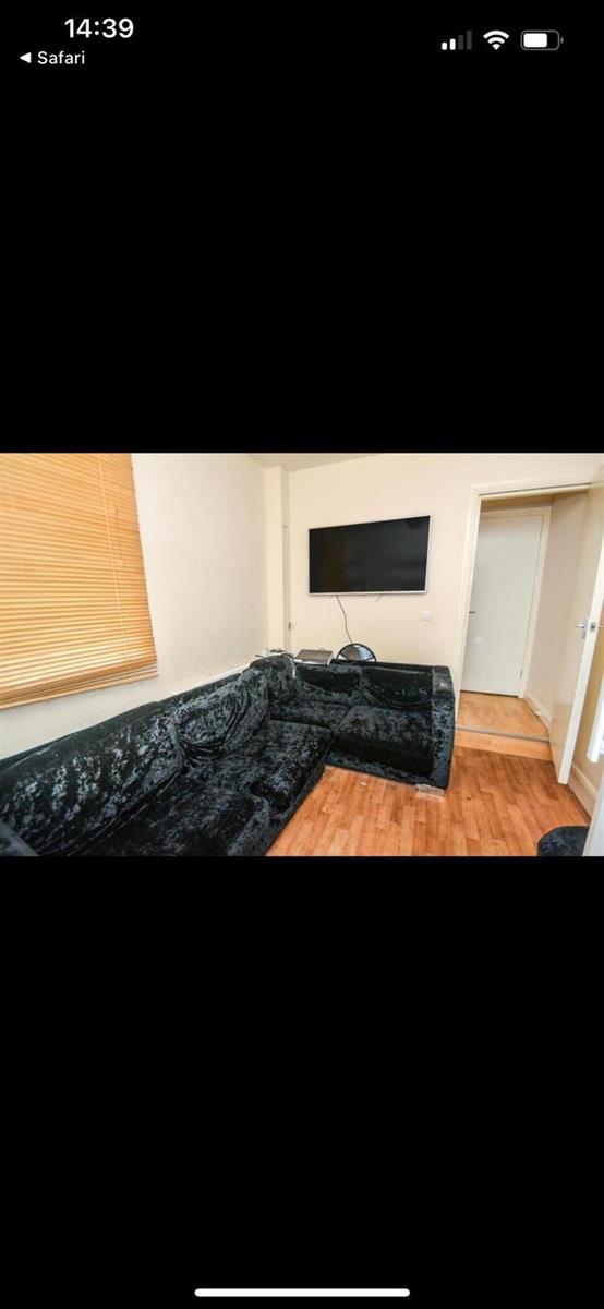 5 bed Mid Terraced House for rent in Manchester. From Buraq Estates