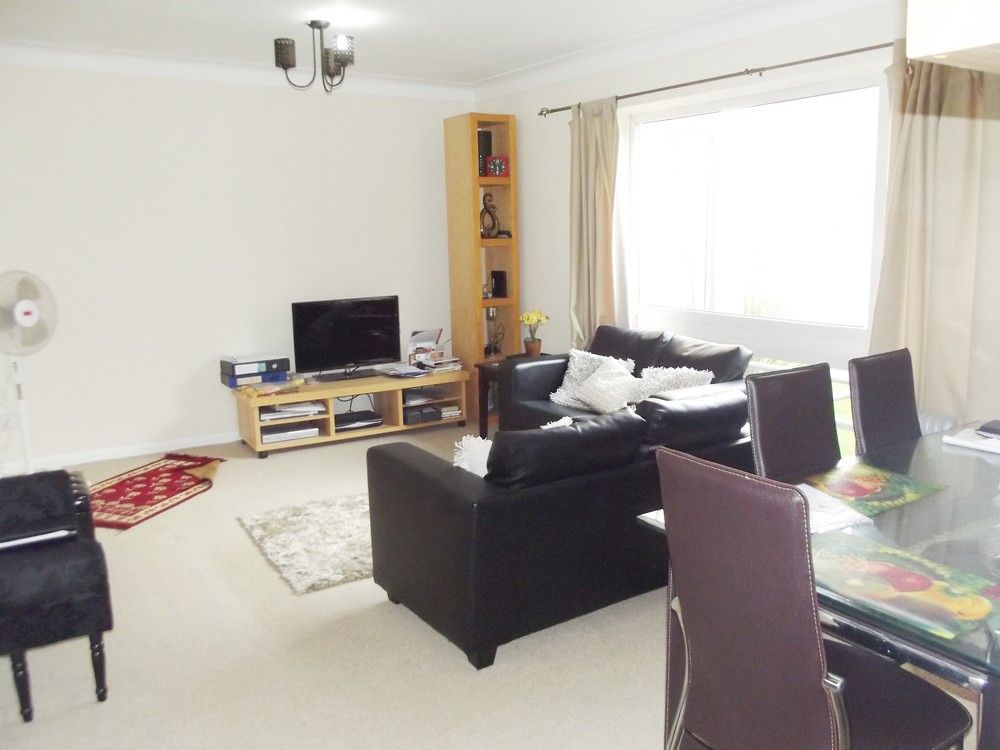 2 bed Semi Detached for rent in Manchester. From Buraq Estates 2 bed Semi Detached for rent in Manchester. From Buraq Estates