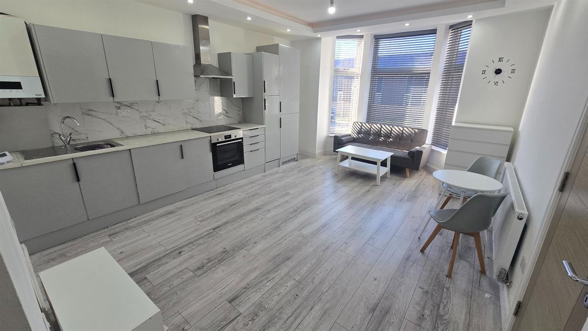 1 bed 1st Floor Flat for rent in Bury. From Buraq Estates 1 bed 1st Floor Flat for rent in Bury. From Buraq Estates