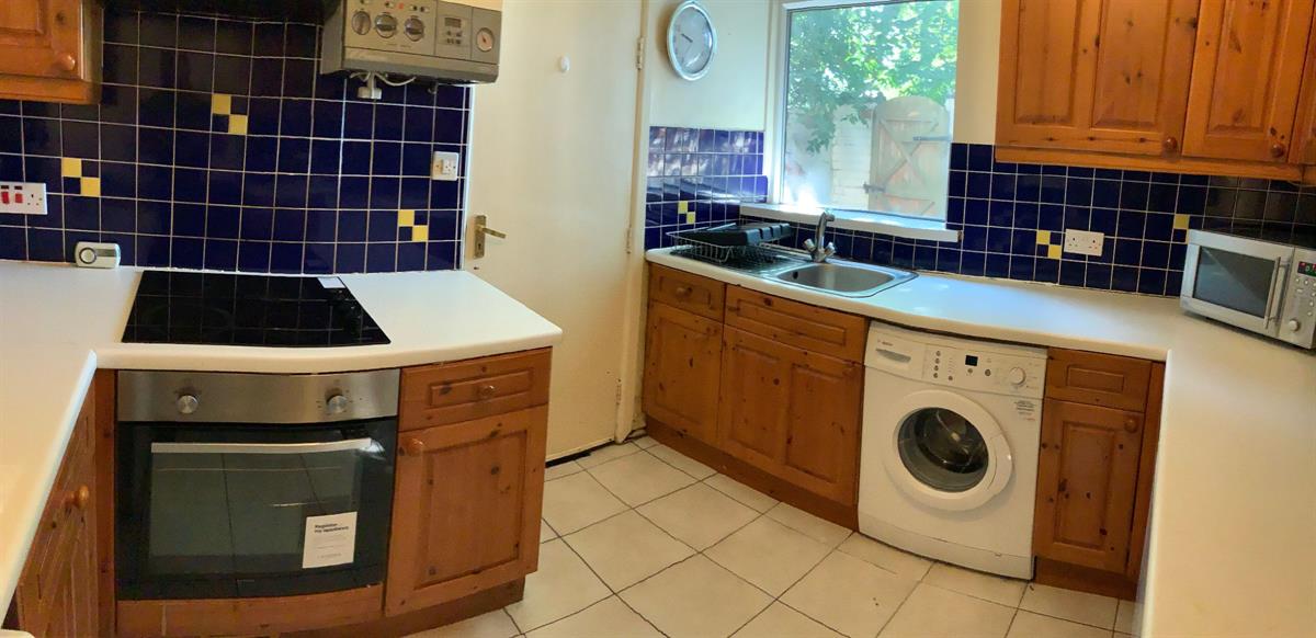 6 bed Apartment for rent in fallowfield. From Buraq Estates 6 bed Apartment for rent in fallowfield. From Buraq Estates