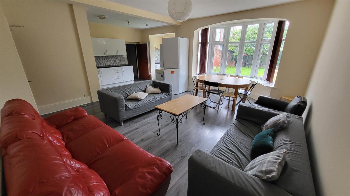 11 bed Semi Detached for rent in Manchester. From Buraq Estates 11 bed Semi Detached for rent in Manchester. From Buraq Estates