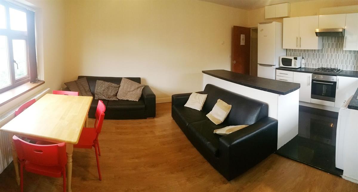 2 bed Semi Detached for rent in Manchester. From Buraq Estates