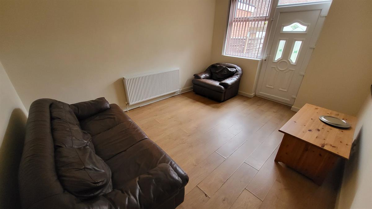 5 bed Semi Detached for rent in Manchester. From Buraq Estates 5 bed Semi Detached for rent in Manchester. From Buraq Estates