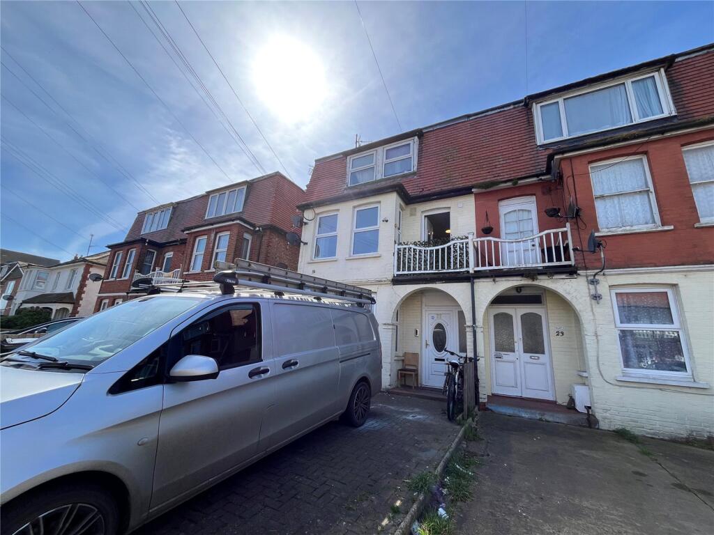 2 bed 1st Floor Flat for rent in Clacton-on-Sea. From Leaders Sales - Clacton-On-Sea 2 bed 1st Floor Flat for rent in Clacton-on-Sea. From Leaders Sales - Clacton-On-Sea