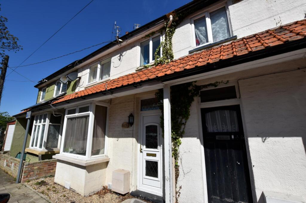 3 bed Detached for rent in Walton-on-the-Naze. From Leaders Sales - Clacton-On-Sea 3 bed Detached for rent in Walton-on-the-Naze. From Leaders Sales - Clacton-On-Sea