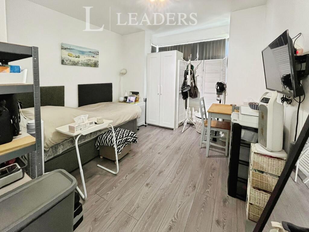 4 bed Studio for rent in Clacton-on-Sea. From Leaders Sales - Clacton-On-Sea