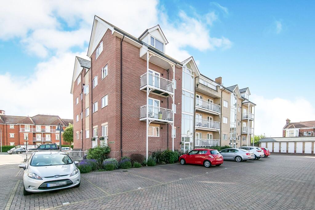2 bed 1st Floor Flat for rent in Clacton-on-Sea. From Leaders Sales - Clacton-On-Sea 2 bed 1st Floor Flat for rent in Clacton-on-Sea. From Leaders Sales - Clacton-On-Sea