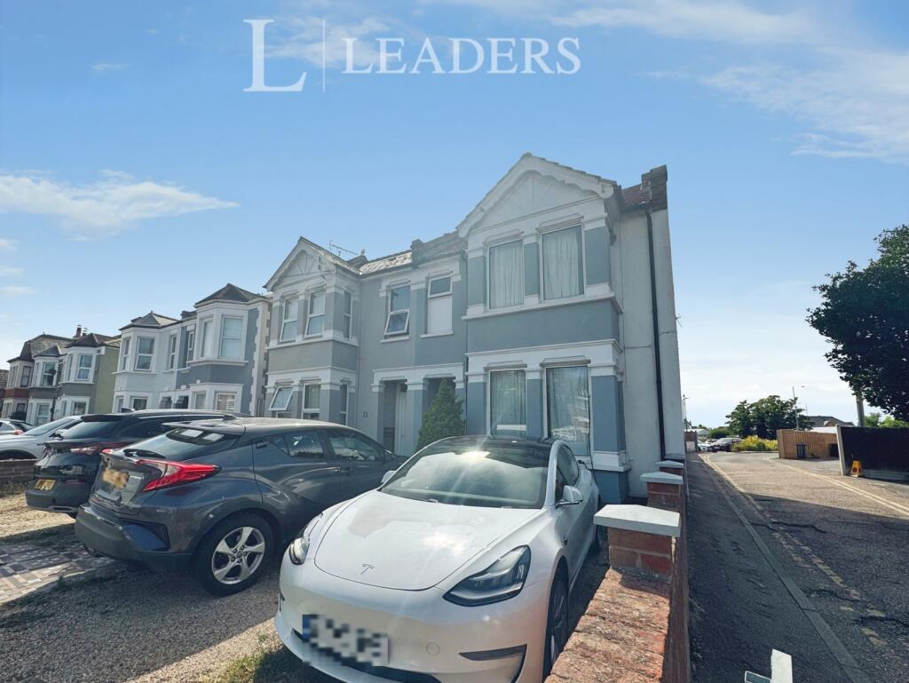 4 bed Detached for rent in Clacton-on-Sea. From Leaders Sales - Clacton-On-Sea