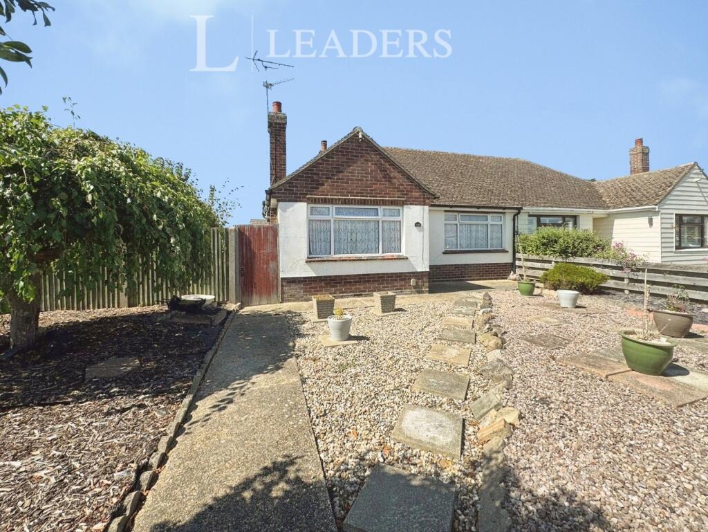2 bed Bungalow for rent in Clacton-on-Sea. From Leaders Sales - Clacton-On-Sea