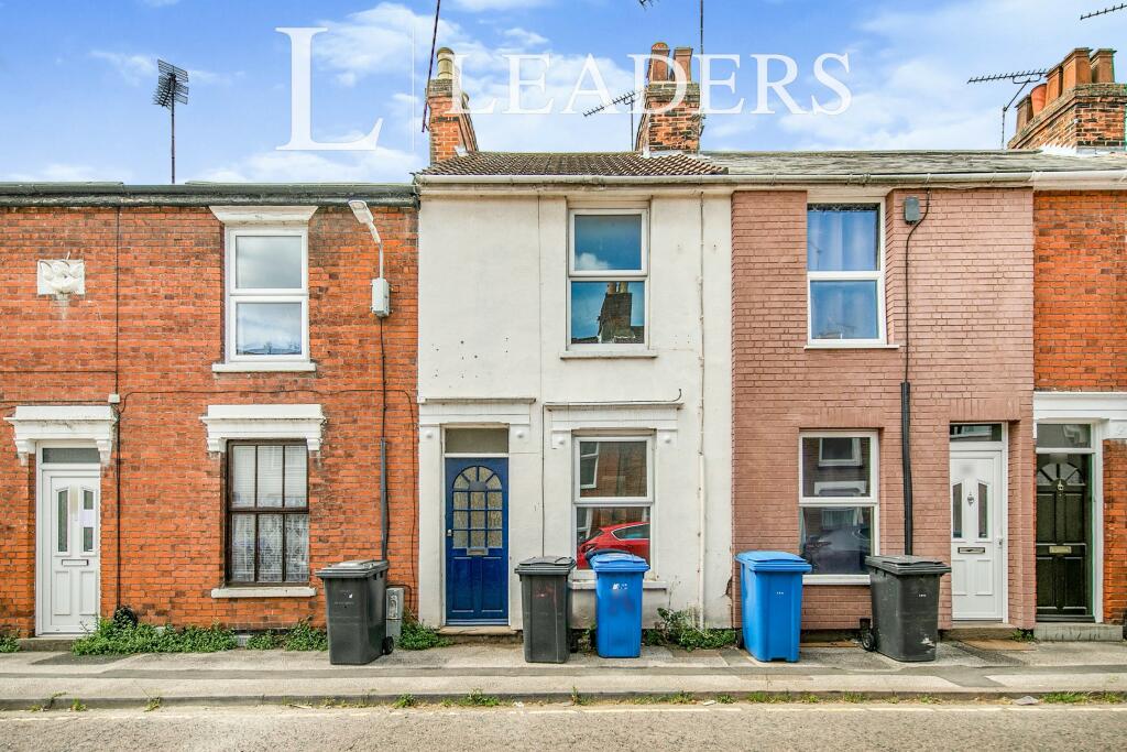 3 bed Mid Terraced House for rent in Ipswich. From Leaders - Colchester
