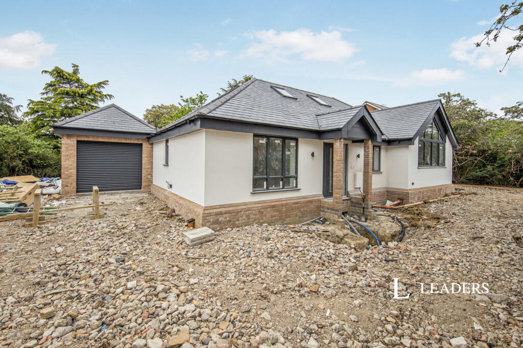 3 bed Bungalow for rent in Workhouse Hill. From Leaders Sales - Colchester 3 bed Bungalow for rent in Workhouse Hill. From Leaders Sales - Colchester