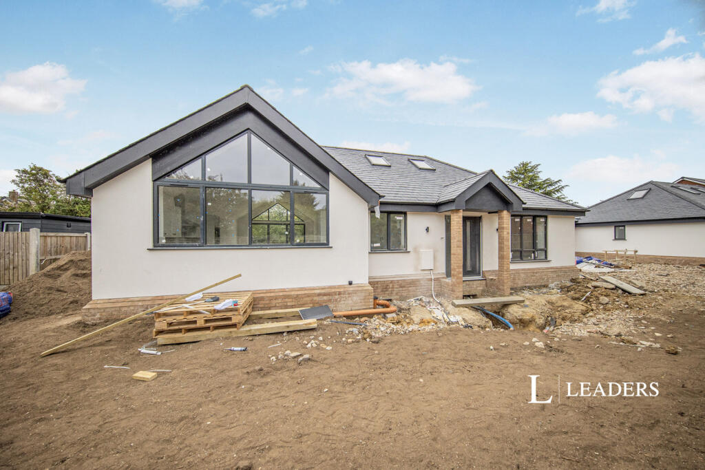 3 bed Bungalow for rent in Workhouse Hill. From Leaders Sales - Colchester 3 bed Bungalow for rent in Workhouse Hill. From Leaders Sales - Colchester