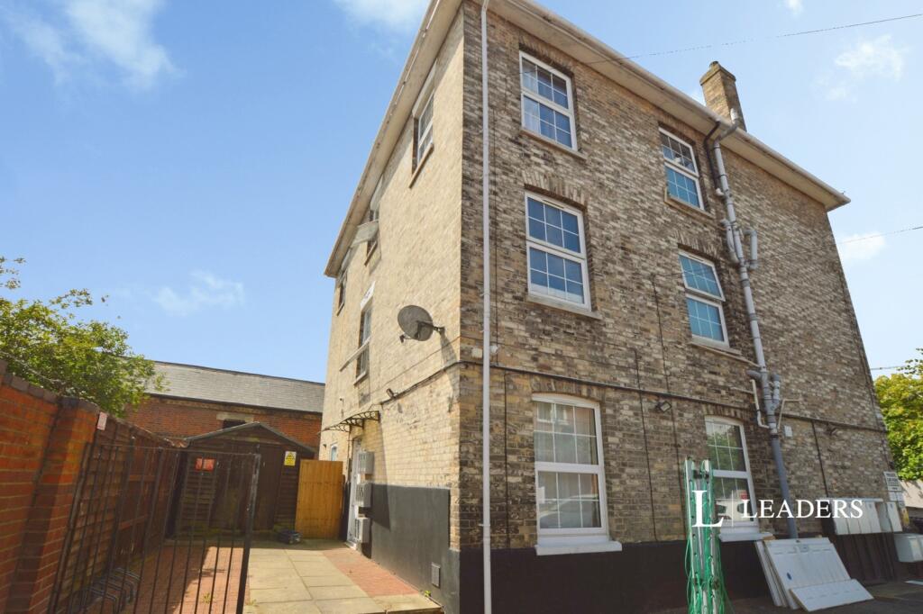 4 bed Studio for rent in Berechurch. From Leaders Sales - Colchester 4 bed Studio for rent in Berechurch. From Leaders Sales - Colchester