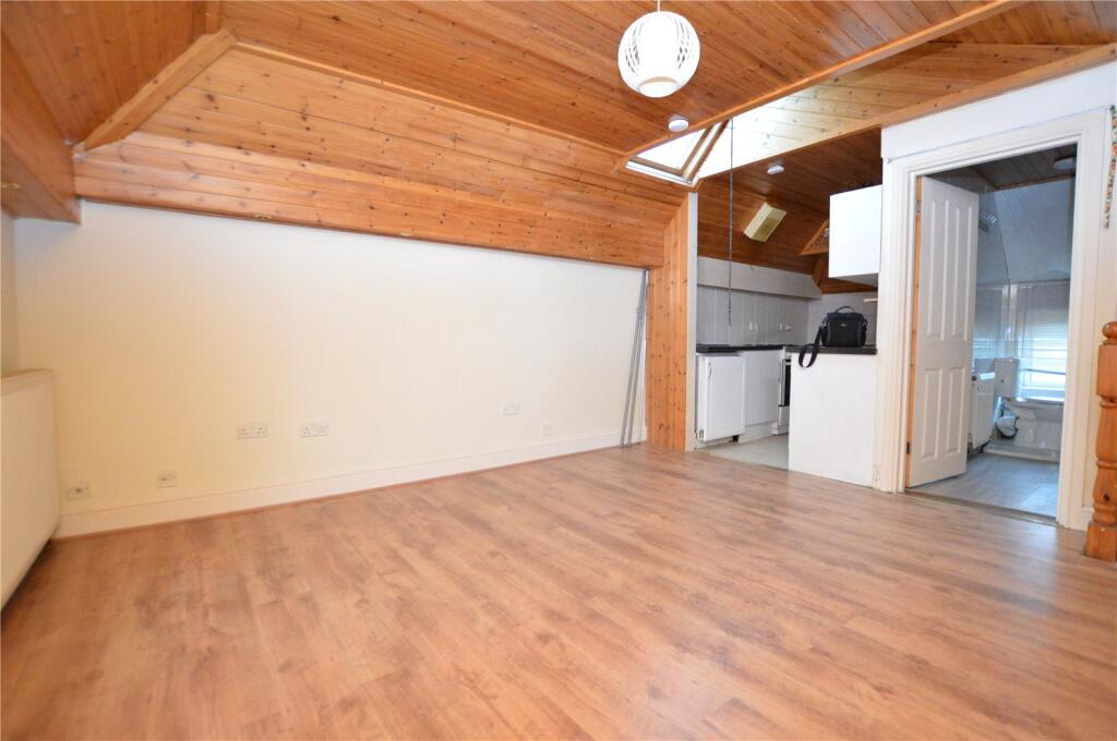 2 bed 1st Floor Flat for rent in Colchester. From Leaders Sales - Colchester