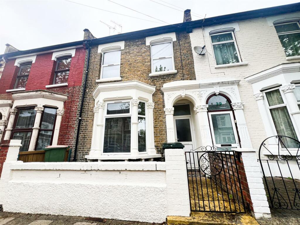 4 bed Mid Terraced House for rent in East Ham. From Birchills Estate Agents