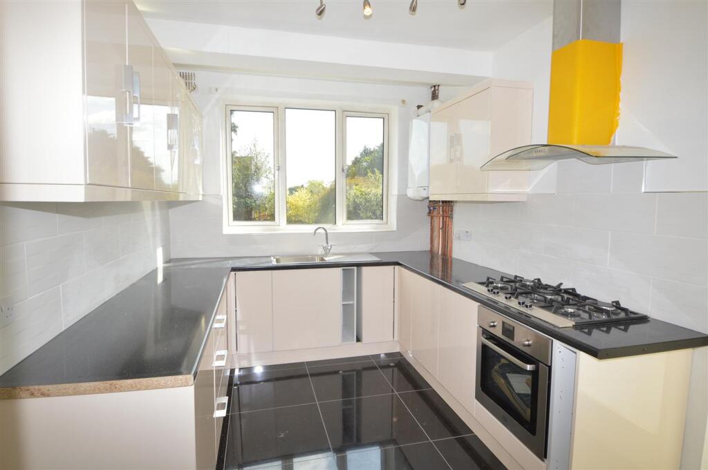 3 bed Detached for rent in London. From Birchills - London