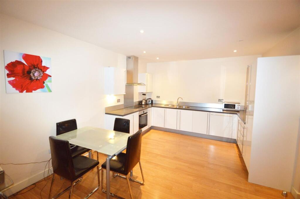 4 bed 1st Floor Flat for rent in Ilford. From Birchills - London 4 bed 1st Floor Flat for rent in Ilford. From Birchills - London