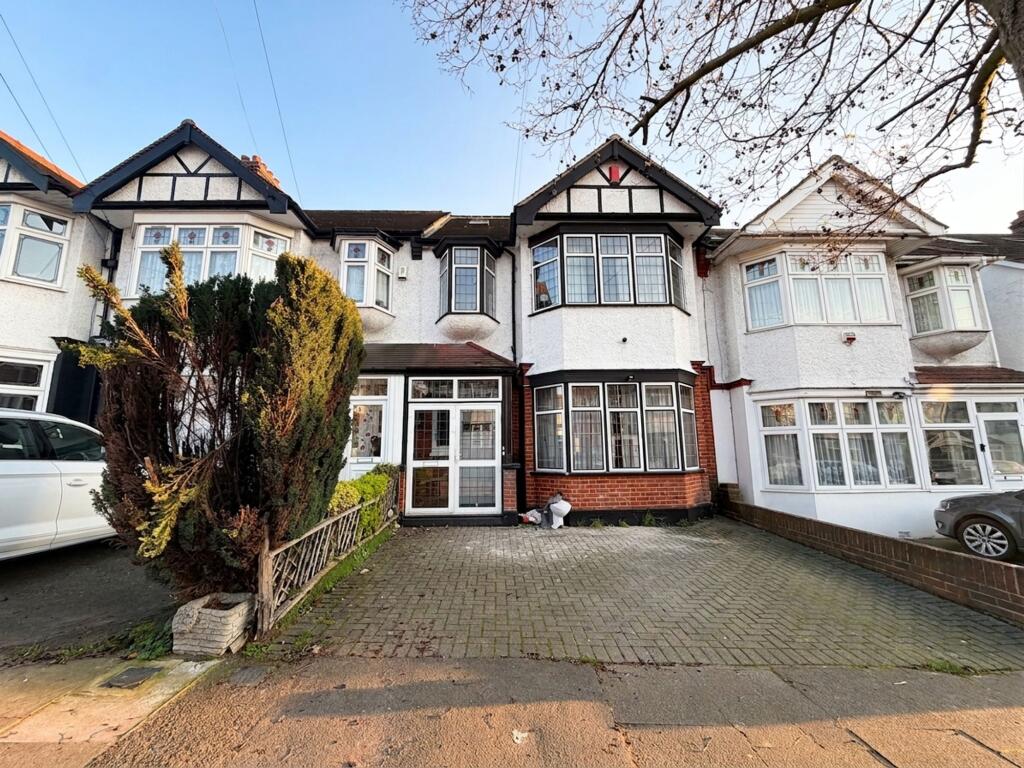 4 bed Mid Terraced House for rent in Ilford. From Birchills - London