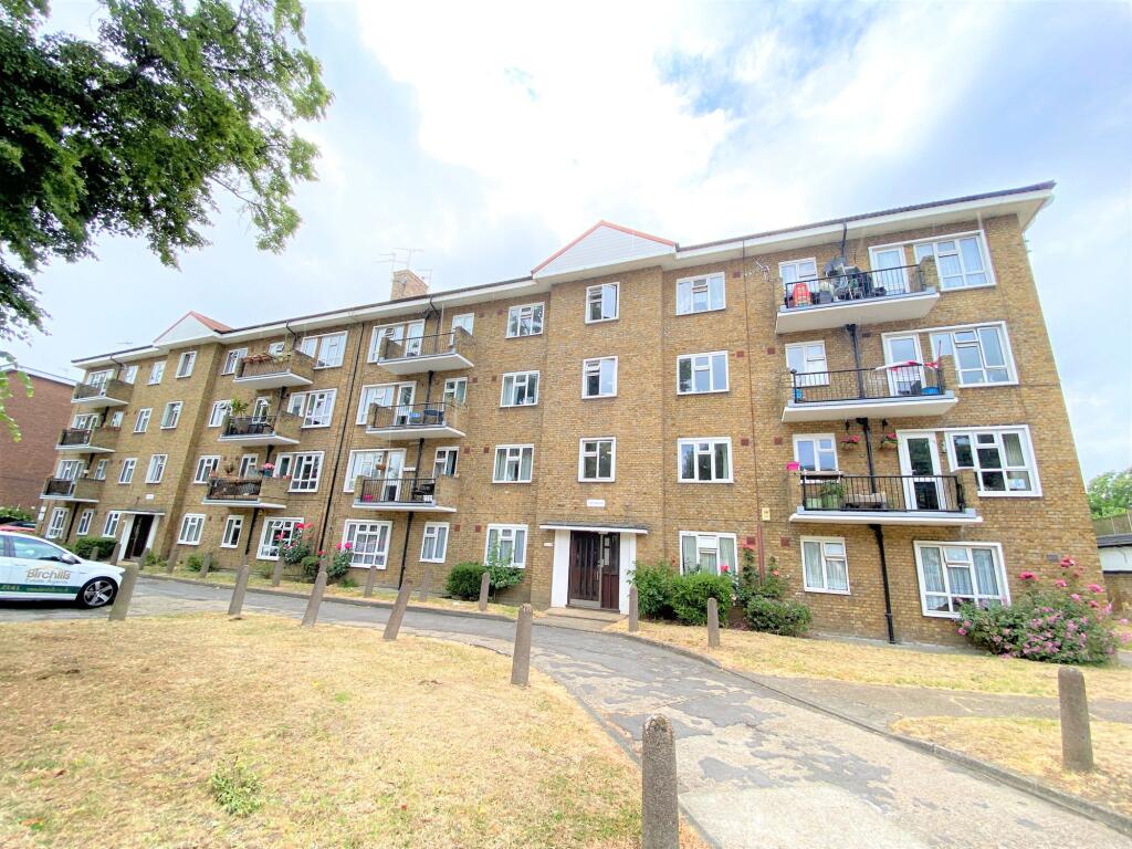 3 bed 1st Floor Flat for rent in Wanstead. From Birchills - London