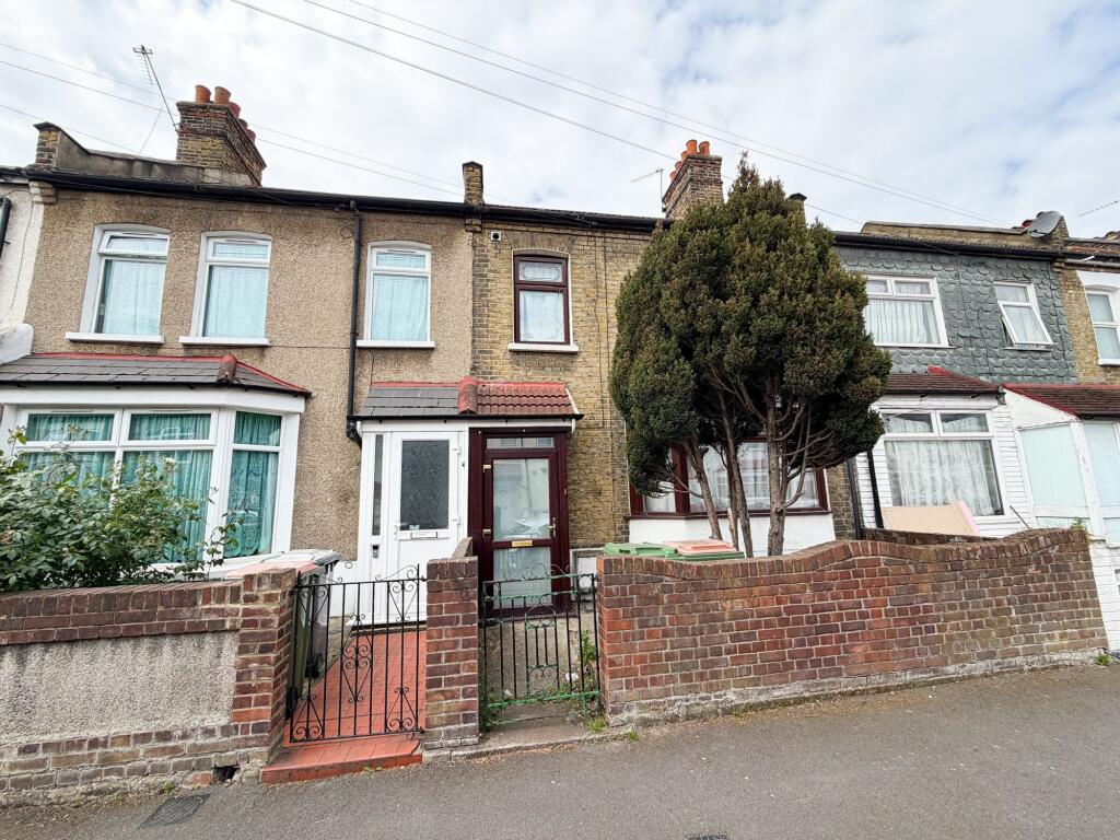 3 bed Mid Terraced House for rent in London. From Birchills - London