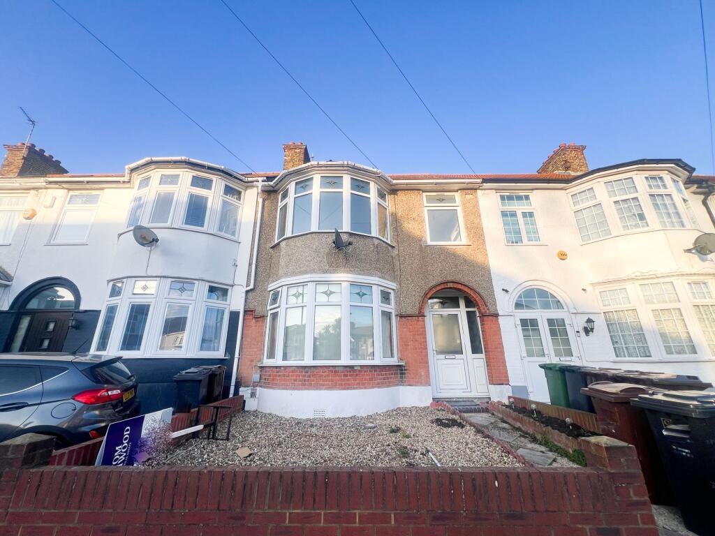 4 bed Mid Terraced House for rent in Barking. From Birchills - London