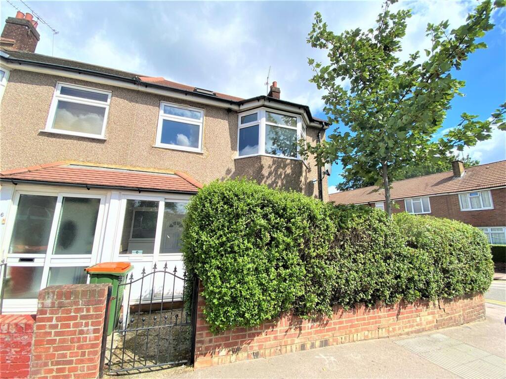 5 bed Mid Terraced House for rent in Stratford. From Birchills - London