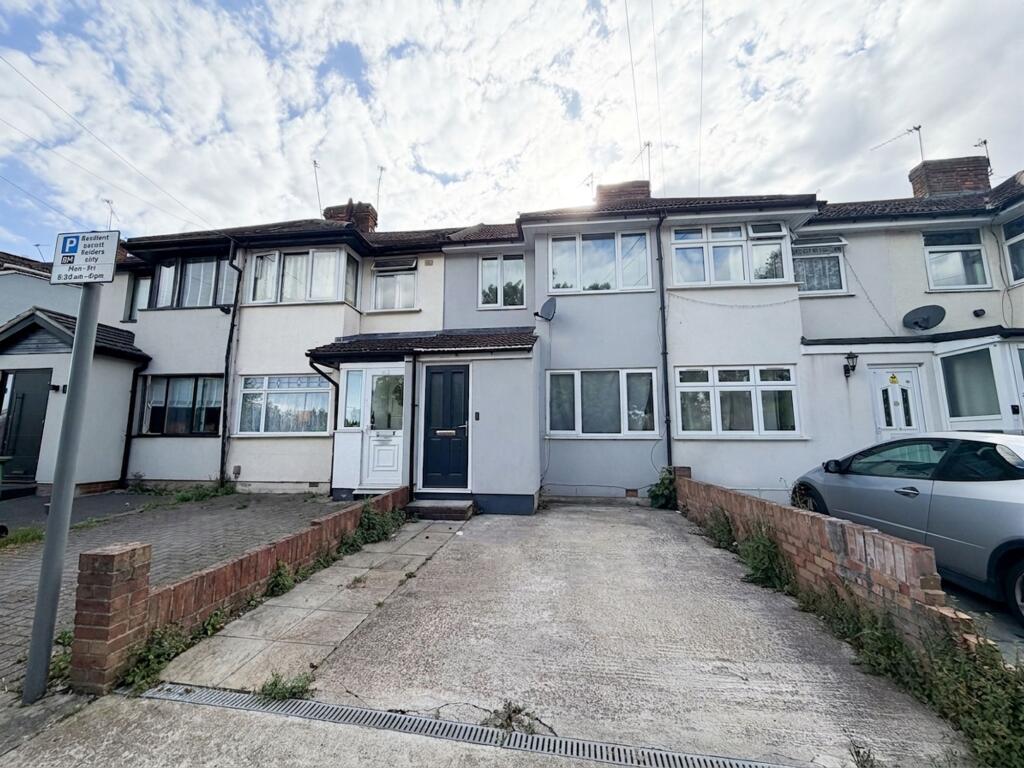 3 bed Mid Terraced House for rent in Dagenham. From Birchills - London 3 bed Mid Terraced House for rent in Dagenham. From Birchills - London