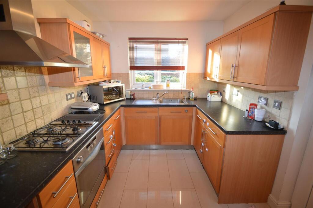 3 bed Detached for rent in London. From Birchills - London