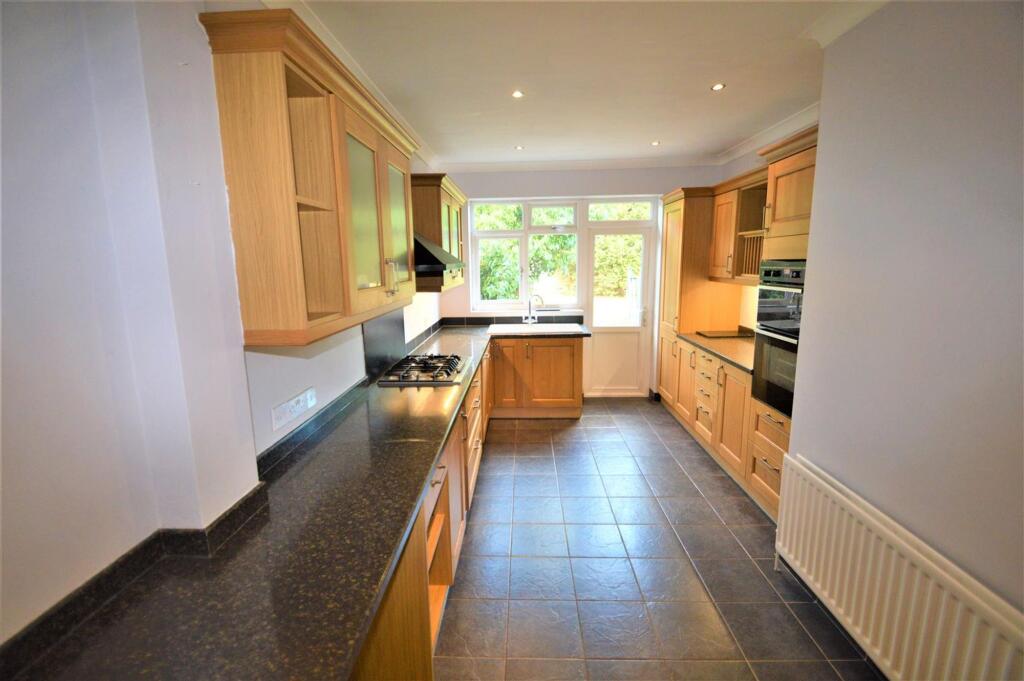 3 bed Not Specified for rent in Dagenham. From Birchills - London