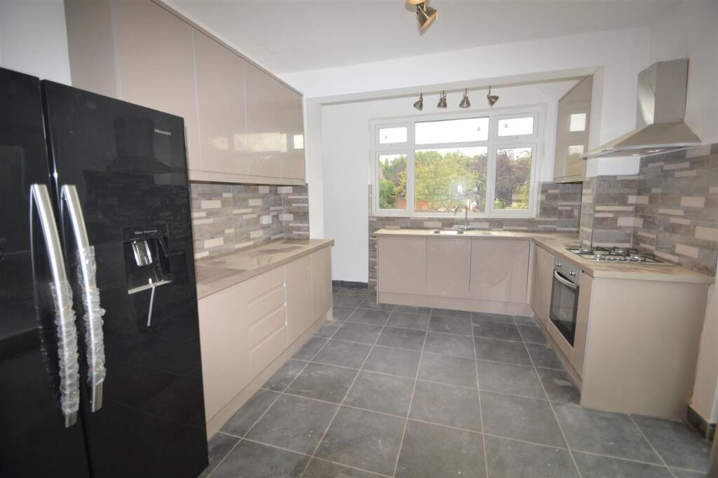 3 bed Not Specified for rent in Ilford. From Birchills - London