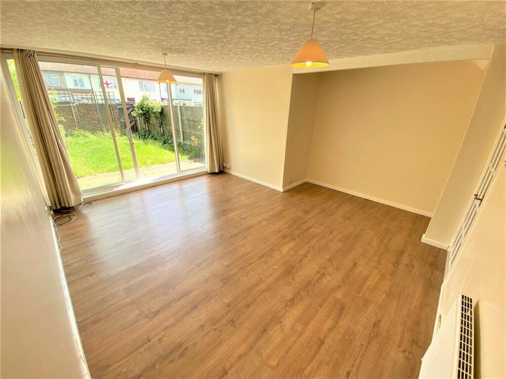 3 bed Mid Terraced House for rent in Chigwell. From Birchills - London