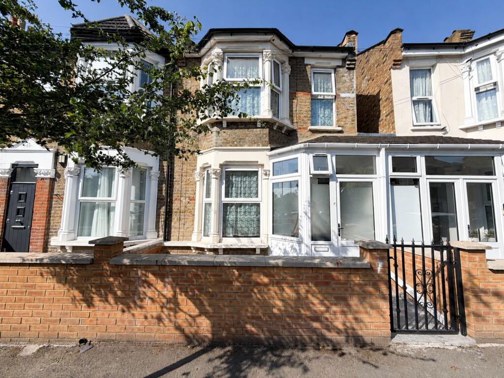 6 bed Semi Detached for rent in London. From Birchills - London