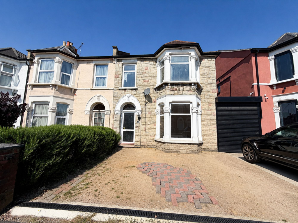 5 bed Mid Terraced House for rent in Ilford. From Birchills - London