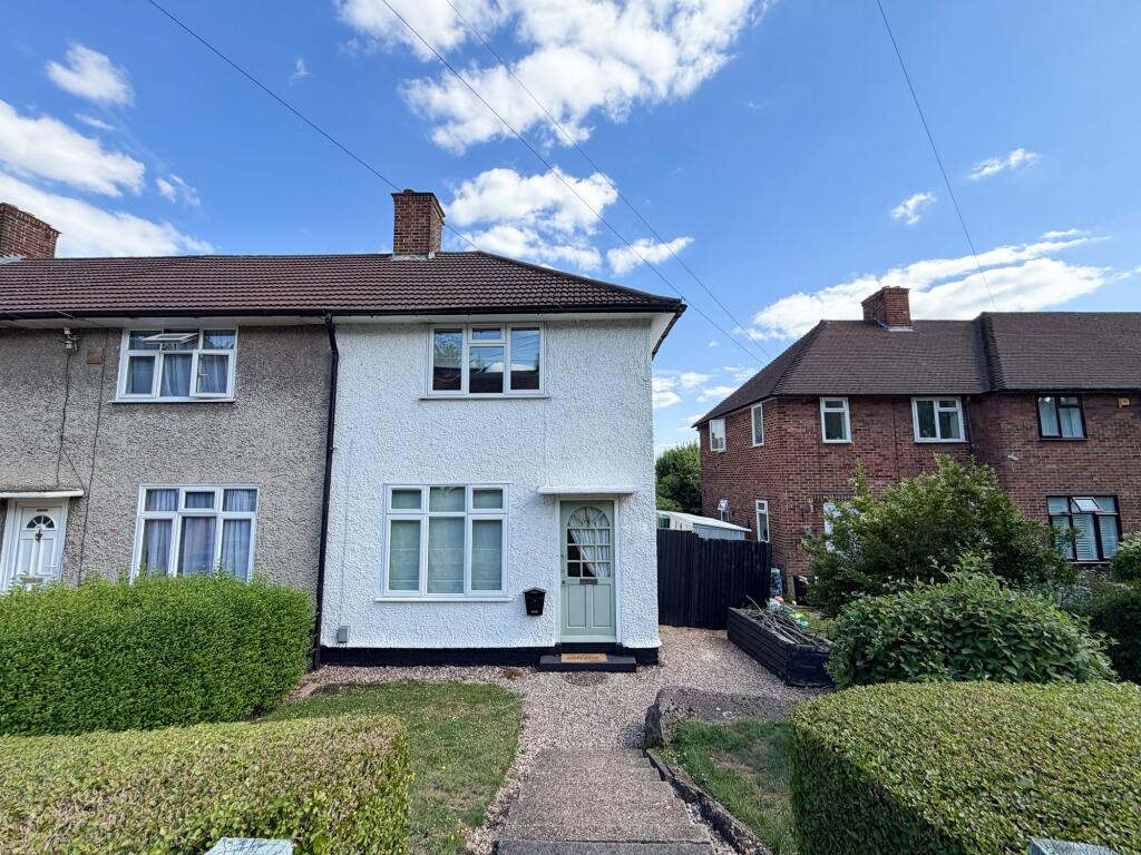 2 bed Mid Terraced House for rent in Chingford. From Birchills - London