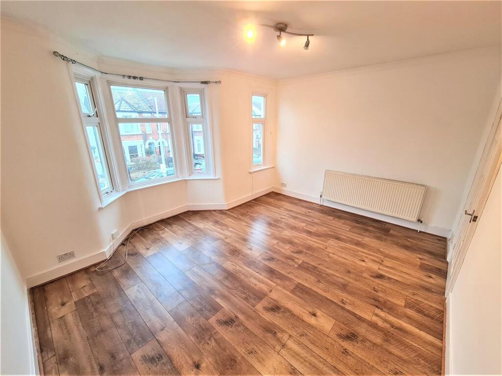 1 bed 1st Floor Flat for rent in Woodford. From Birchills - London 1 bed 1st Floor Flat for rent in Woodford. From Birchills - London