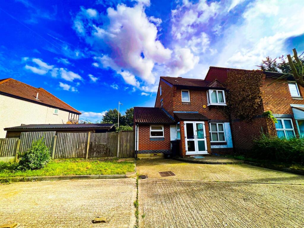 3 bed End of Terrace for rent in Woodford. From Birchills - London