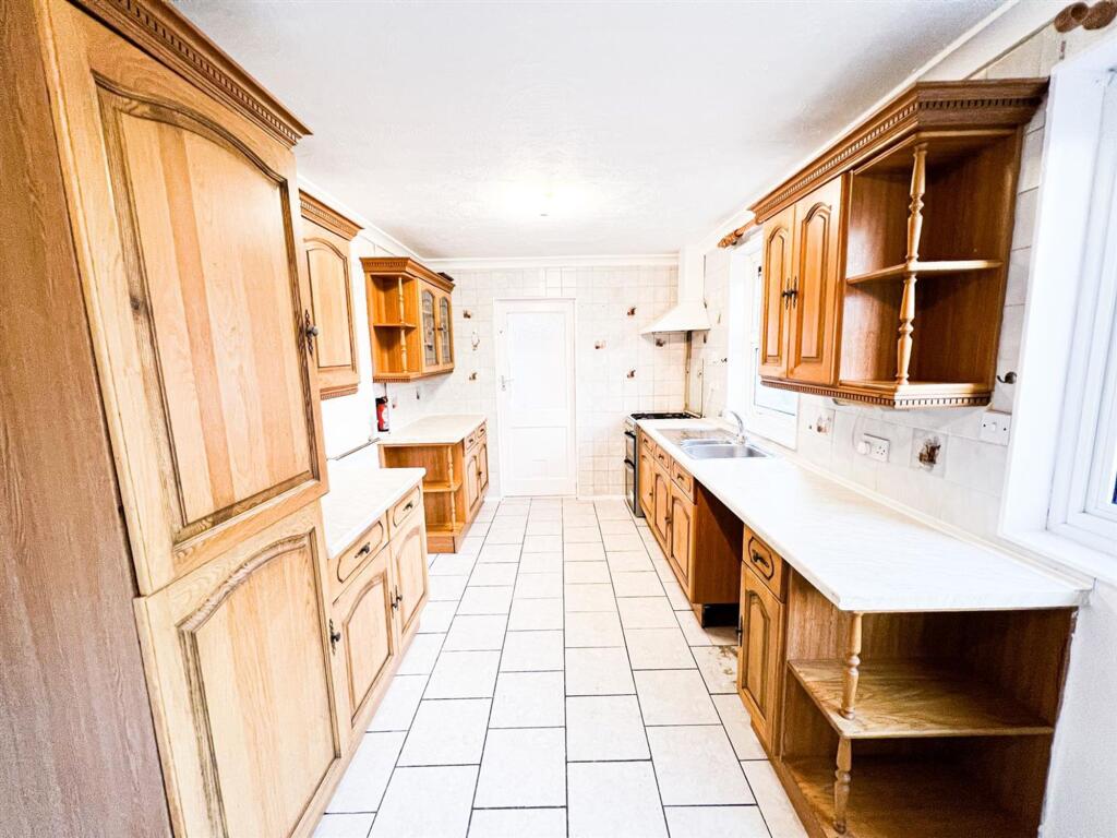 2 bed House (unspecified) for rent in Ilford. From Birchills - London