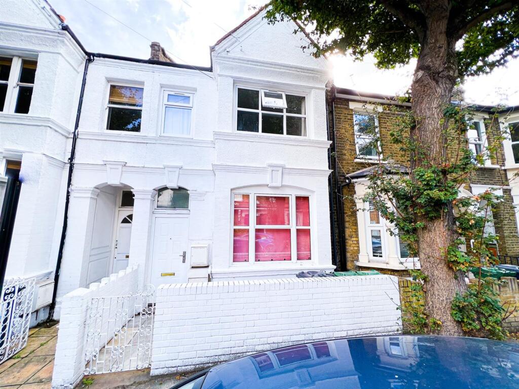 4 bed Mid Terraced House for rent in London. From Birchills - London 4 bed Mid Terraced House for rent in London. From Birchills - London