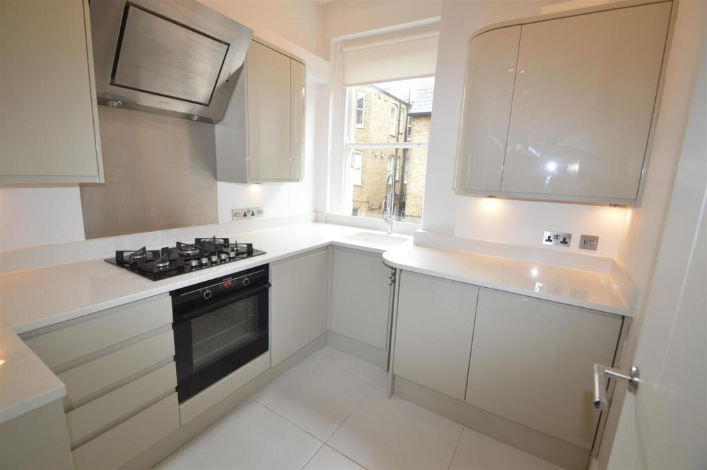 2 bed House (unspecified) for rent in London. From Birchills - London