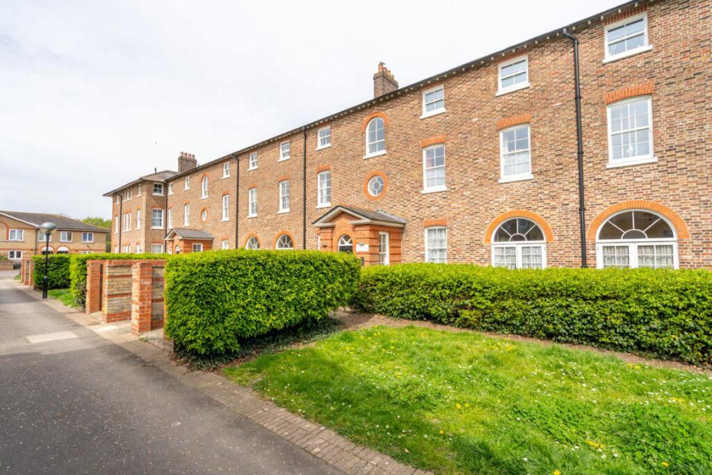 1 bed 1st Floor Flat for rent in Portsmouth. From Crossmeads - Chichester 1 bed 1st Floor Flat for rent in Portsmouth. From Crossmeads - Chichester