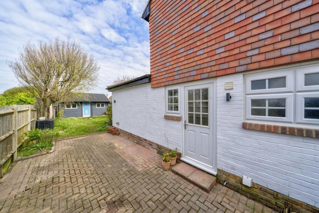 1 bed 1st Floor Flat for rent in Fleet. From Crossmeads - Chichester