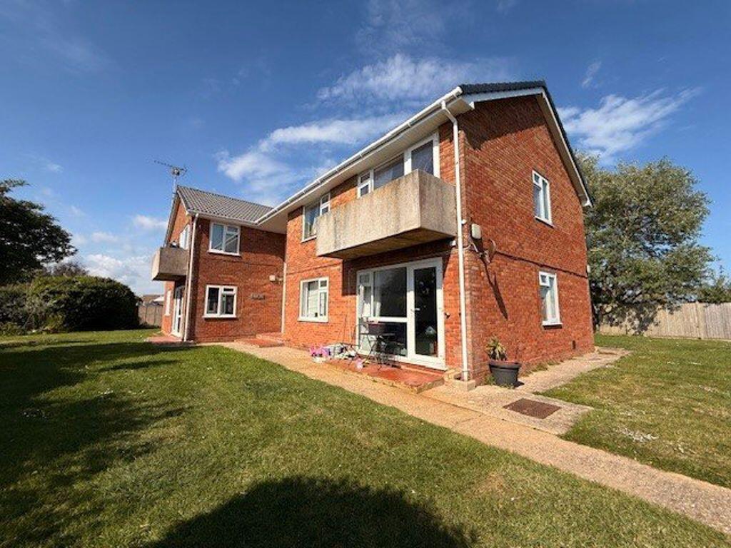 2 bed 1st Floor Flat for rent in Selsey. From Crossmeads - Chichester