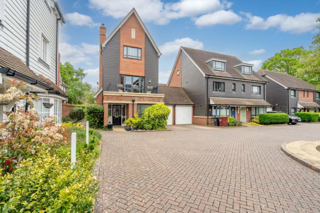 4 bed Detached for rent in Chichester. From Crossmeads - Chichester 4 bed Detached for rent in Chichester. From Crossmeads - Chichester