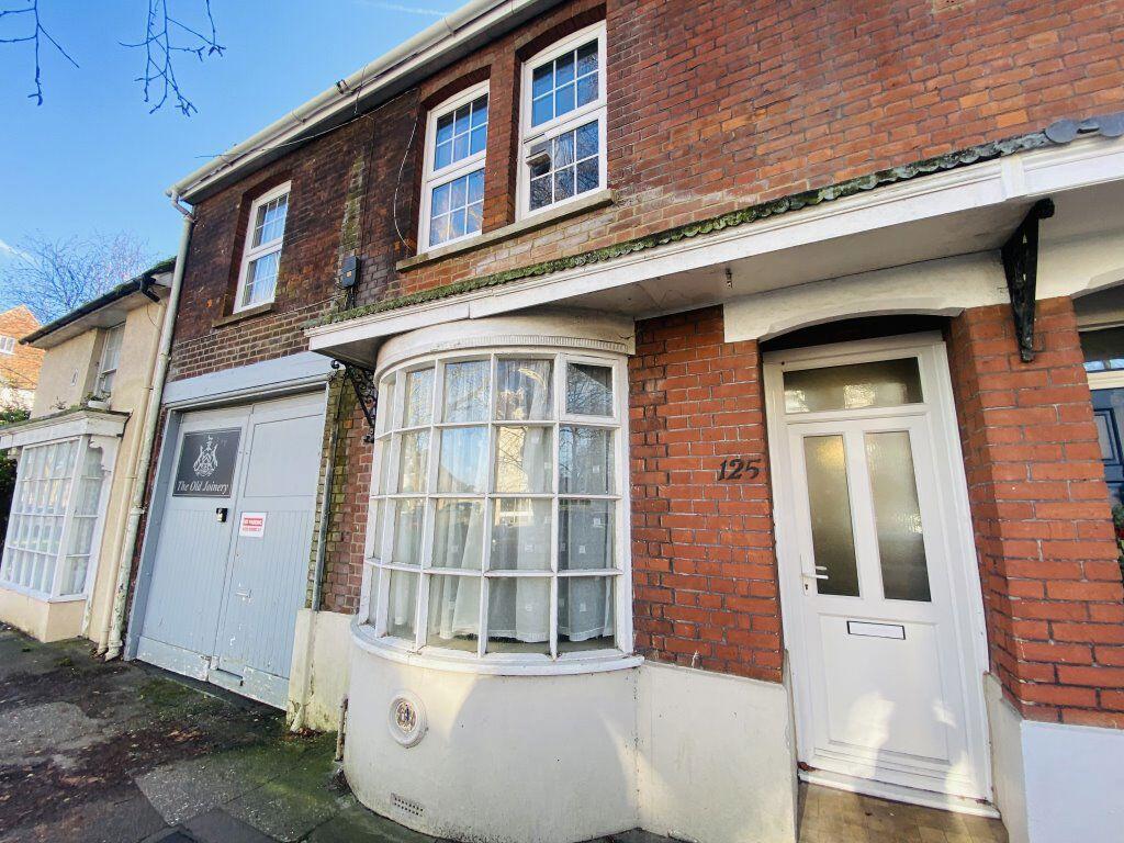2 bed 1st Floor Flat for rent in Chichester. From Crossmeads - Chichester
