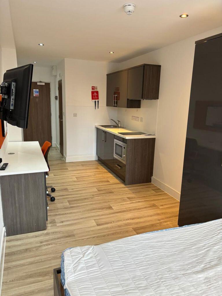 4 bed Studio for rent in Southampton. From Crossmeads - Chichester