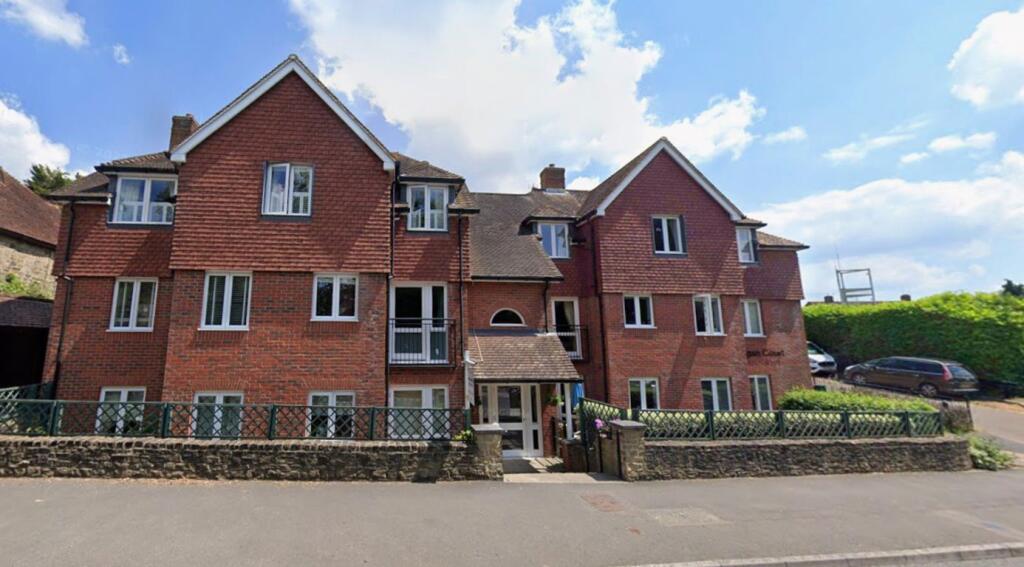 2 bed 1st Floor Flat for rent in Petworth. From Crossmeads - Chichester 2 bed 1st Floor Flat for rent in Petworth. From Crossmeads - Chichester