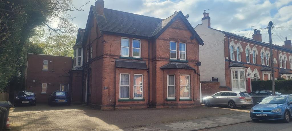 1 bed Detached for rent in Smethwick. From Wentworth and Rose - Harbourne