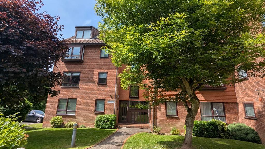 1 bed Detached for rent in Headley Heath. From Wentworth and Rose - Harbourne